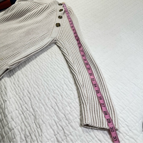 GAP Cream Asymmetrical Button Mockneck Raglan Sweater Women's Turtleneck - Picture 8 of 12